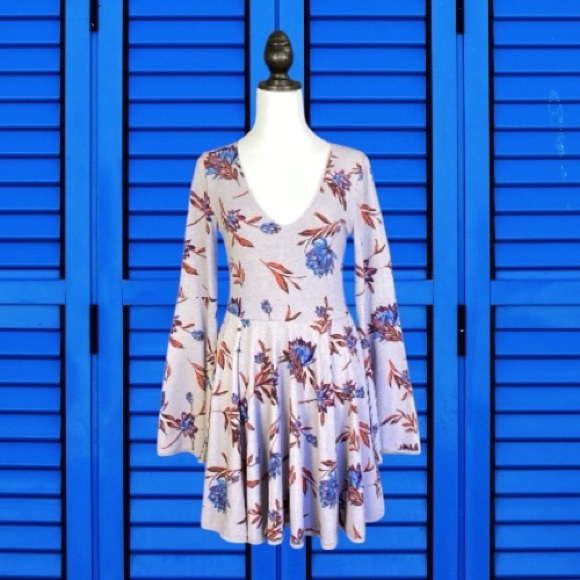Urban Outfitters Dresses & Skirts - Urban Outfitters Kimchi Blue Multicolored Boho Floral Bell Sleeve Mini Dress M